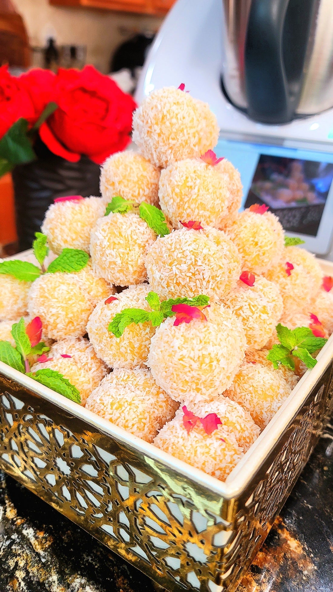 Imane Artisan Moroccan Rishbond /Richbond "Snow balls"
